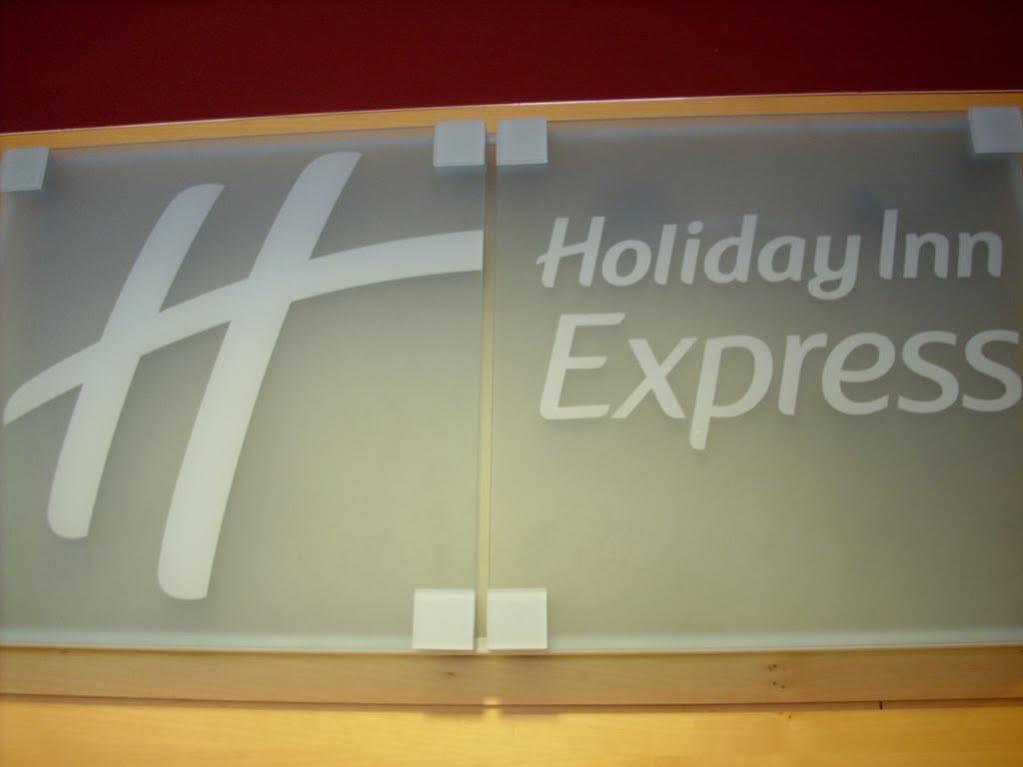 Holiday Inn Express Madrid-Alcorcón, an IHG Hotel Exterior foto